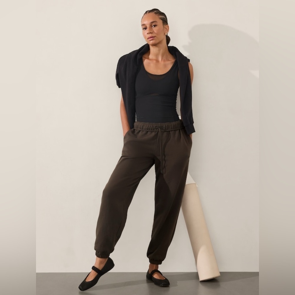 NWT Forever Fleece Truffle Jogger Size L/T